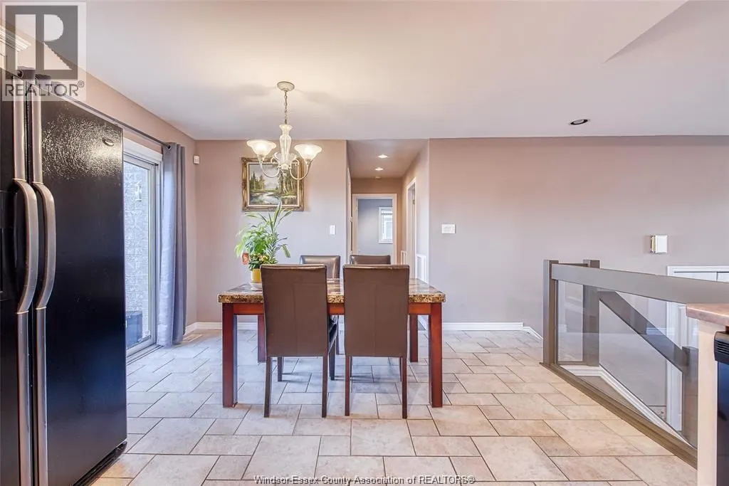 1264 IMPERIAL CRESCENT