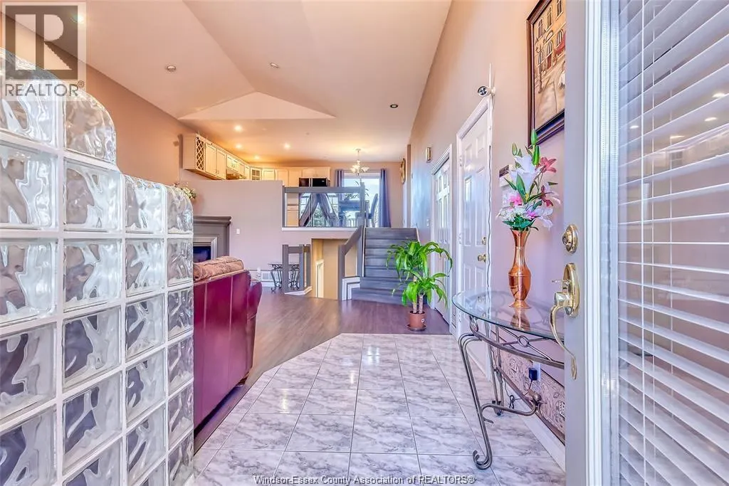 1264 IMPERIAL CRESCENT