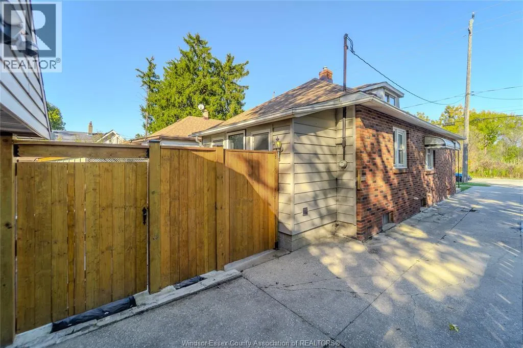 1601 South Cameron