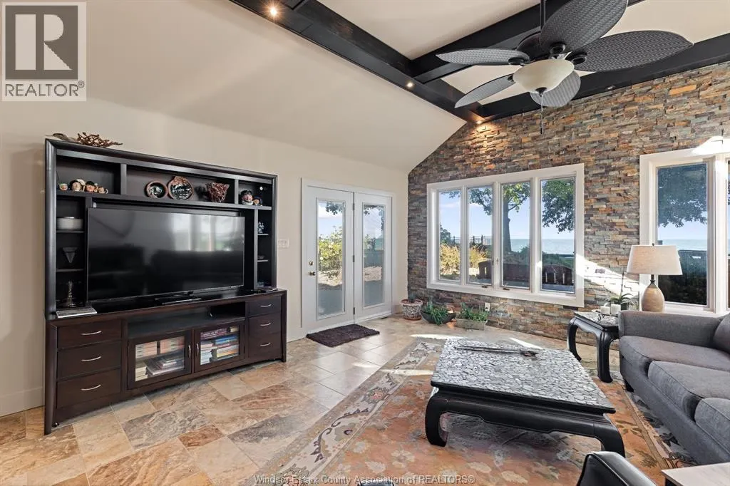 189 LAKEVIEW DRIVE