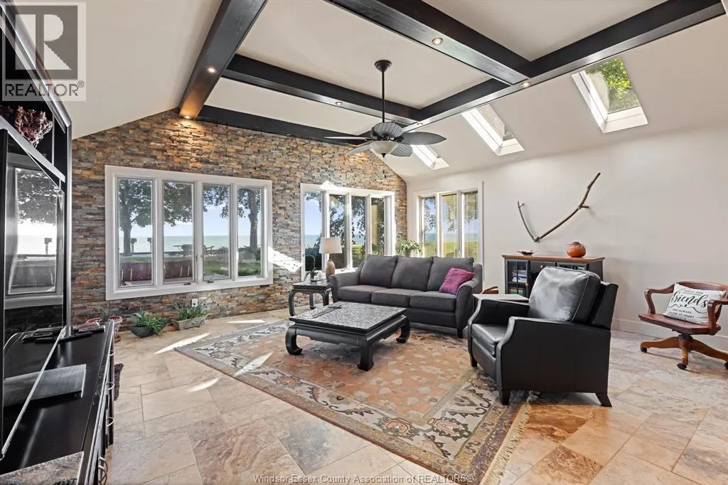 189 LAKEVIEW DRIVE