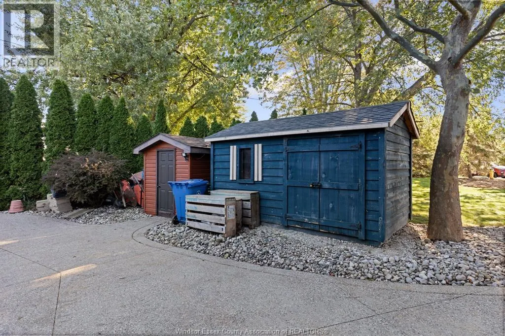 189 LAKEVIEW DRIVE