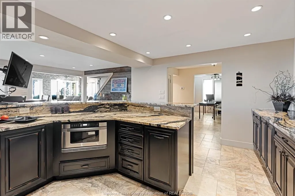 189 LAKEVIEW DRIVE