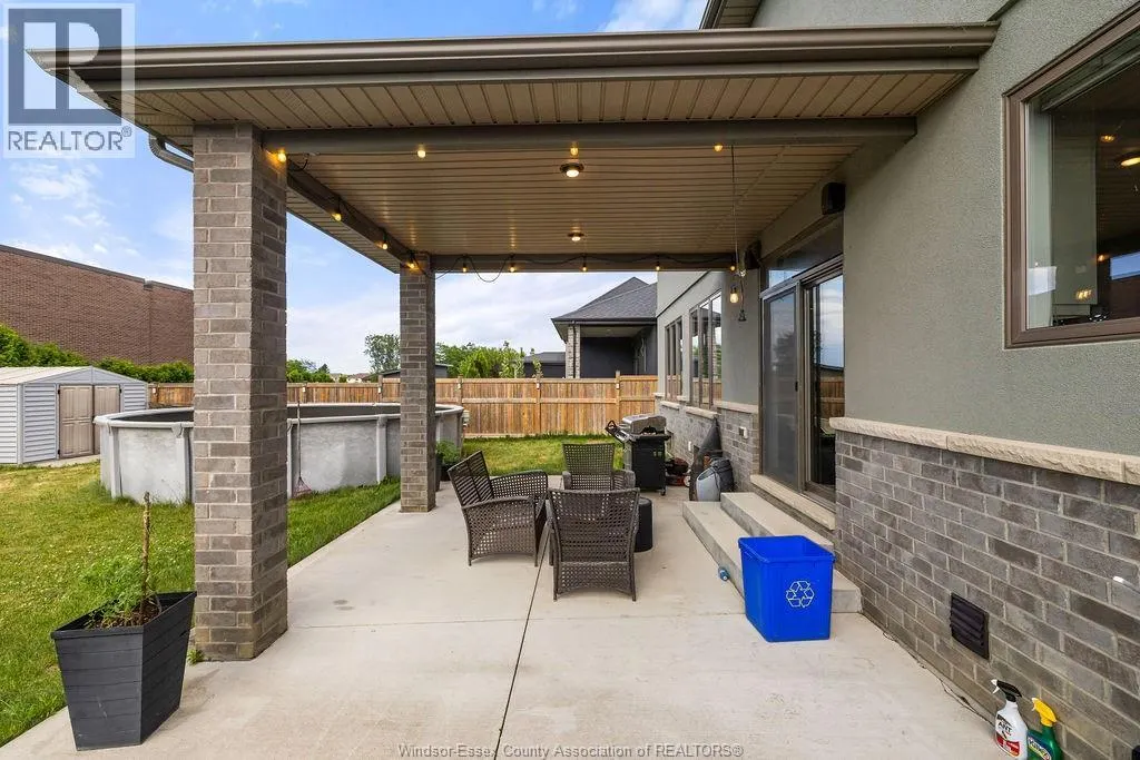 969 WESTWOOD DRIVE