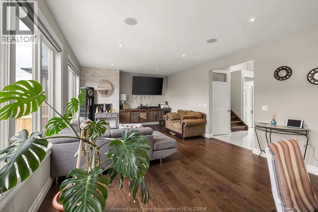 969 WESTWOOD DRIVE