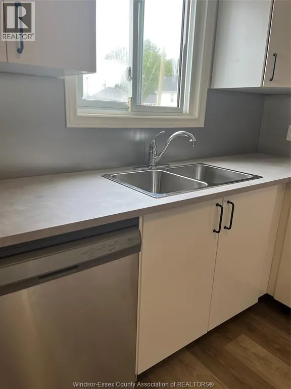 183 SIMCOE STREET