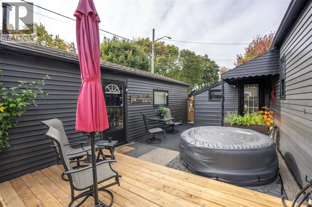 549 CROMWELL STREET
