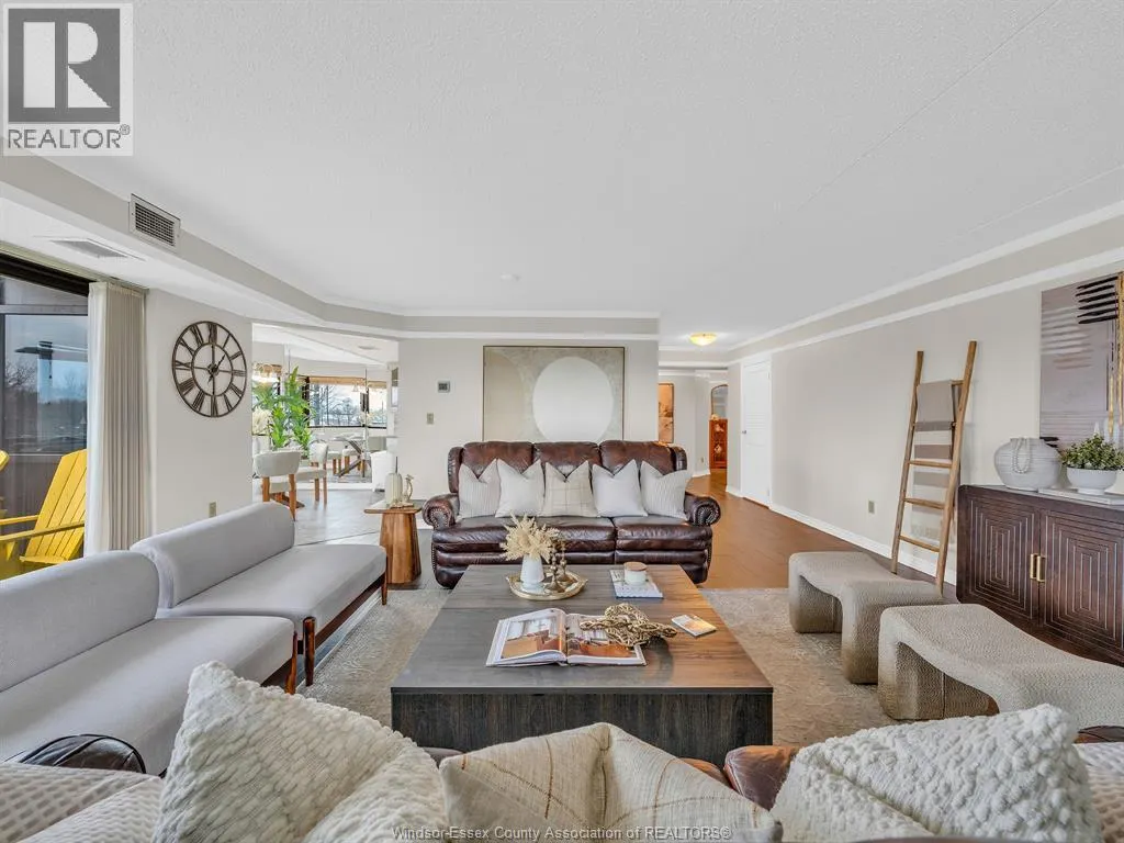 109 Robson ROAD Unit# 201