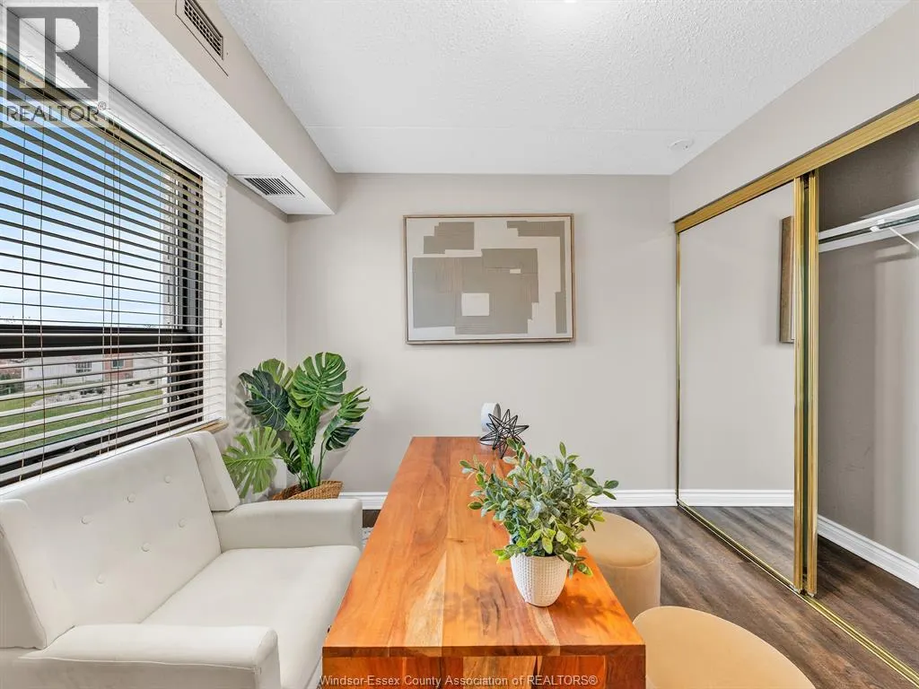 109 Robson ROAD Unit# 201