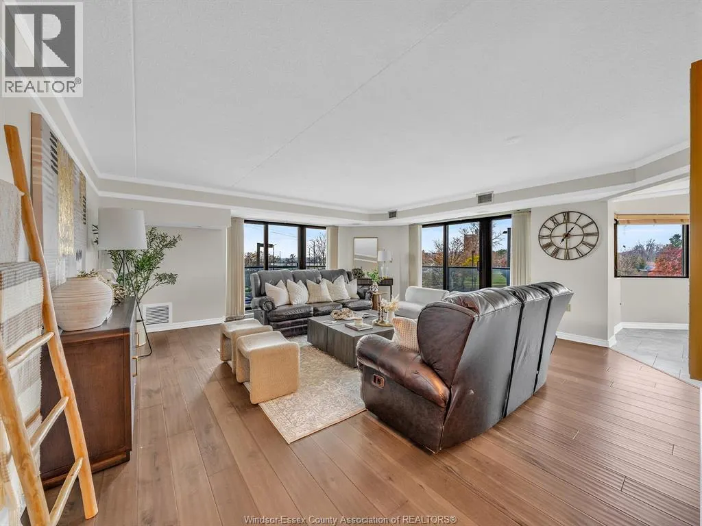 109 Robson ROAD Unit# 201