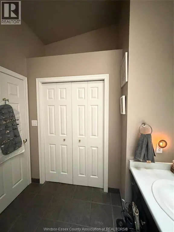 23 Malibu Dr