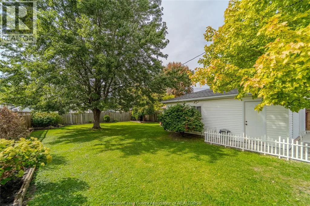 1049 BUCKINGHAM ROAD