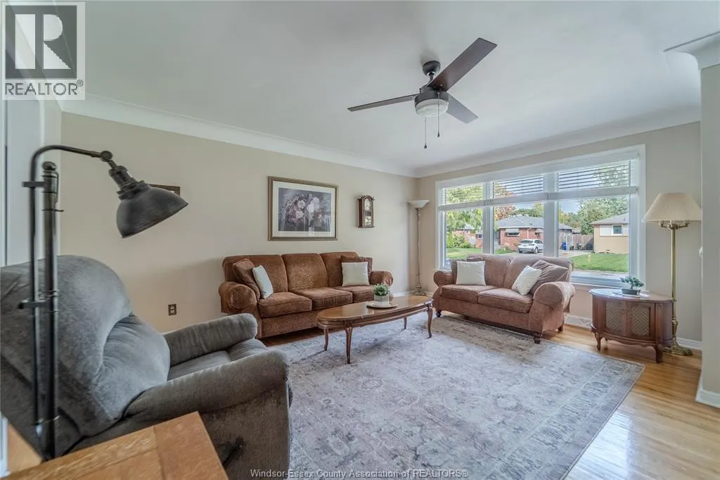 1049 BUCKINGHAM ROAD