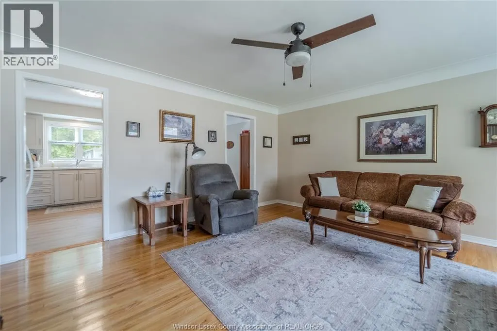 1049 BUCKINGHAM ROAD