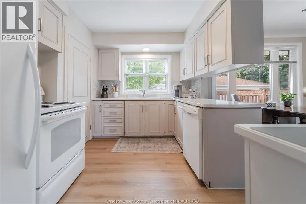 1049 BUCKINGHAM ROAD