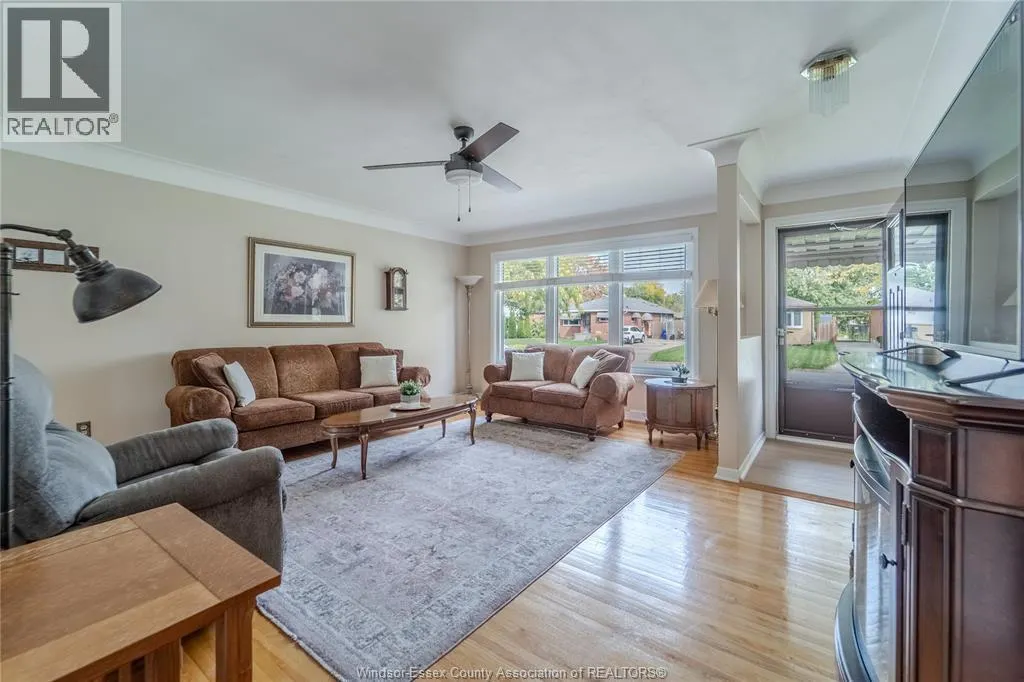 1049 BUCKINGHAM ROAD