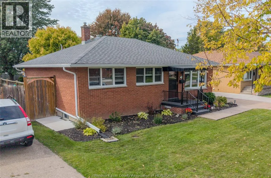 1049 BUCKINGHAM ROAD