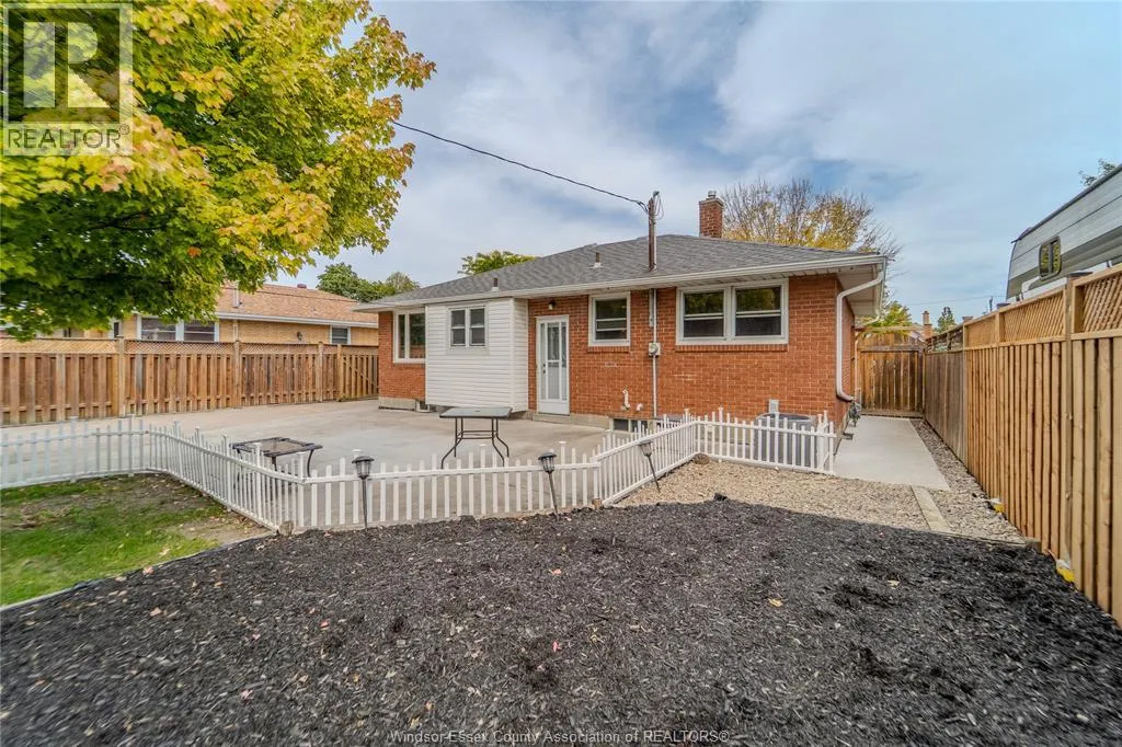 1049 BUCKINGHAM ROAD