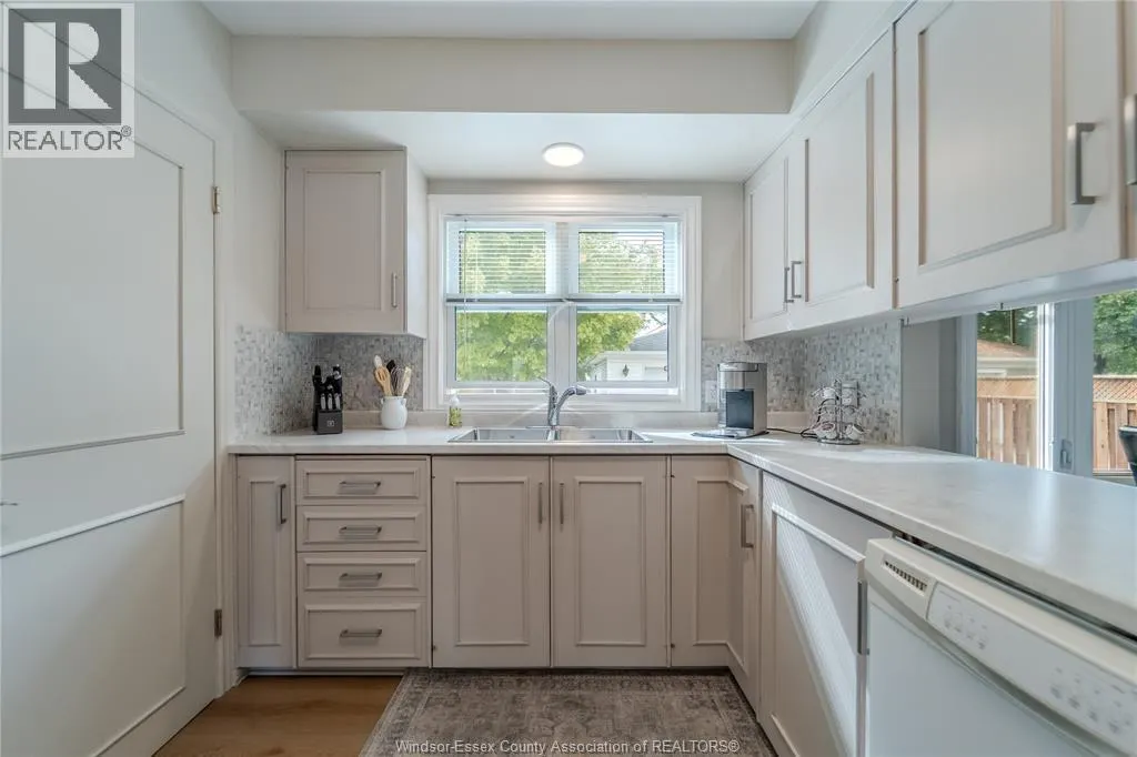 1049 BUCKINGHAM ROAD