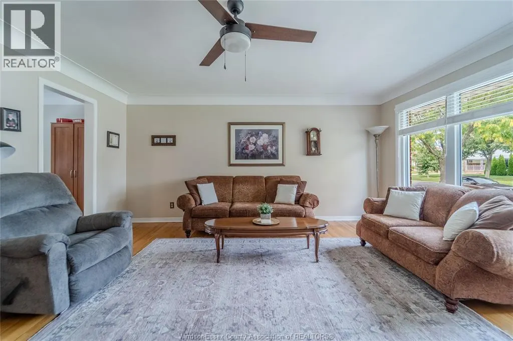 1049 BUCKINGHAM ROAD