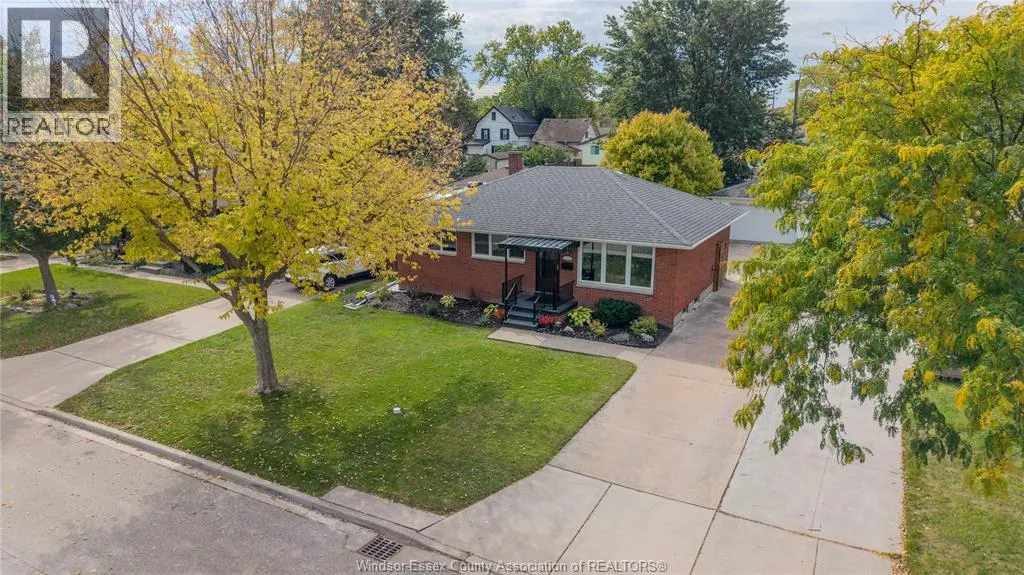 1049 BUCKINGHAM ROAD