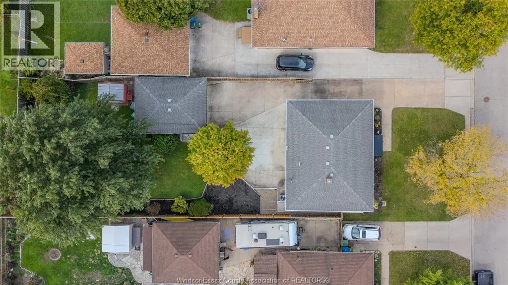 1049 BUCKINGHAM ROAD