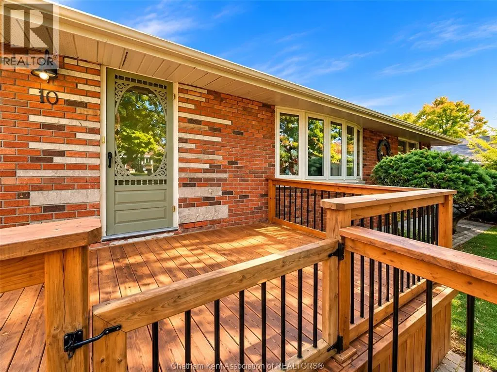 10 Birchwood STREET