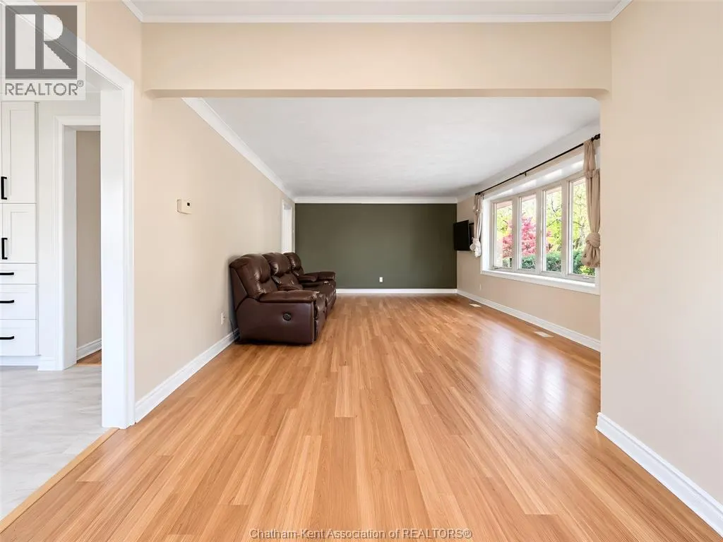 10 Birchwood STREET