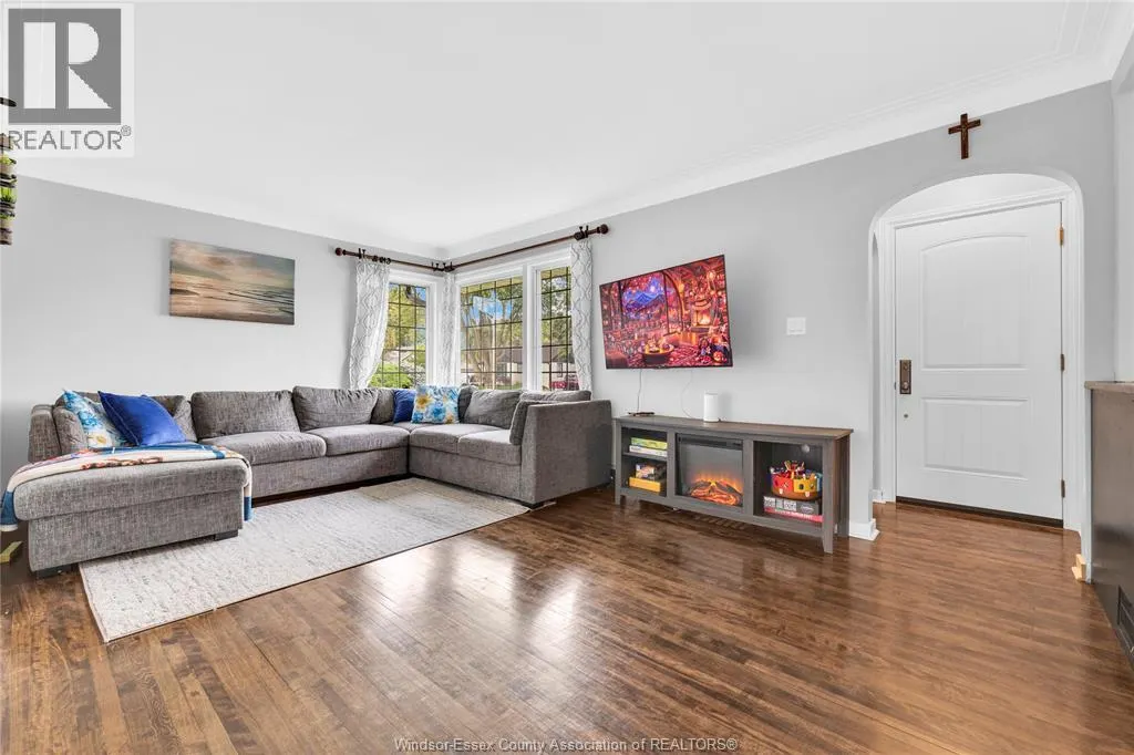 146 HURON