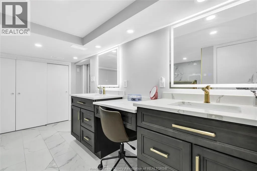146 HURON