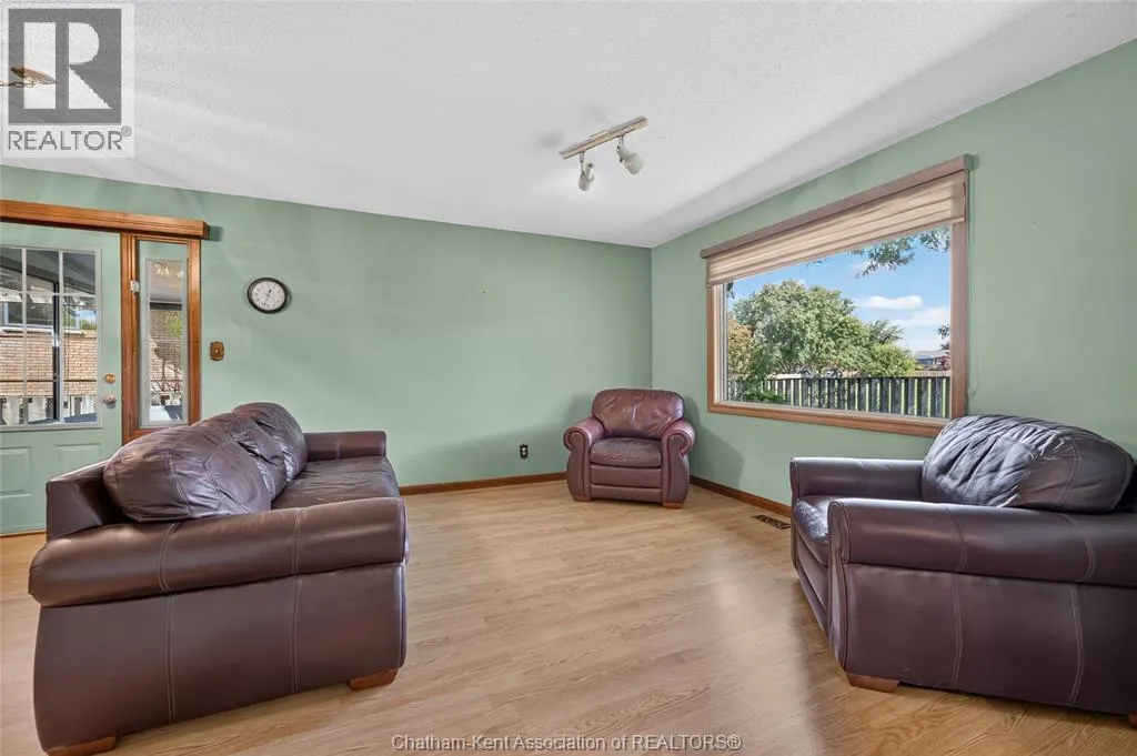 3 CRANE CRESCENT