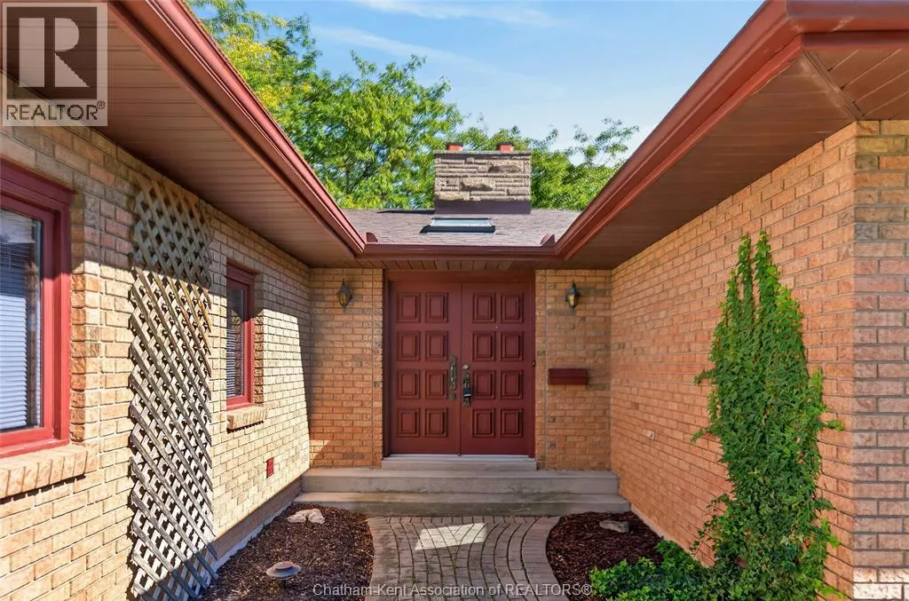 3 CRANE CRESCENT