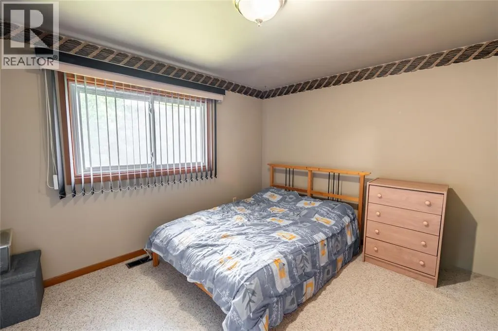 8 PARRY DRIVE