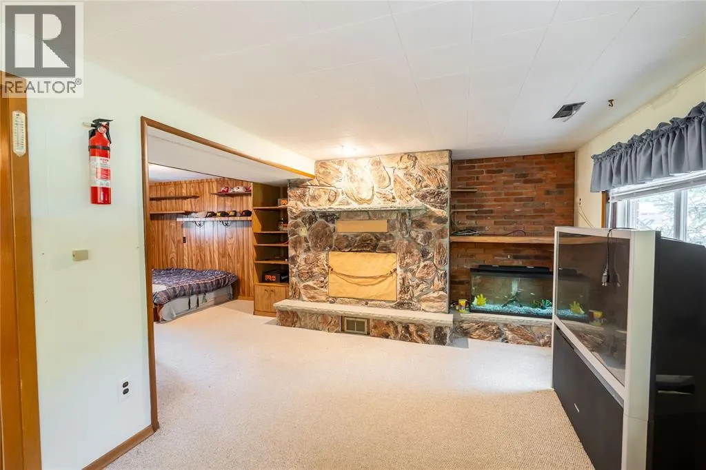 8 PARRY DRIVE
