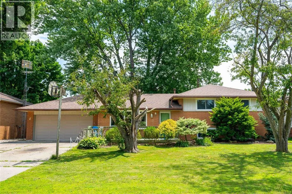 8 PARRY DRIVE