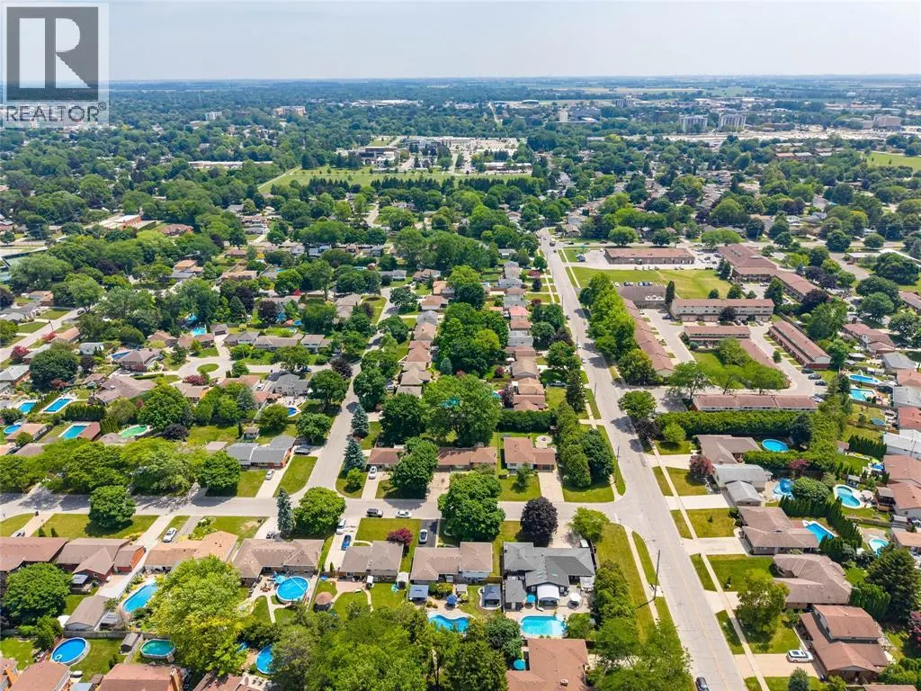 8 PARRY DRIVE