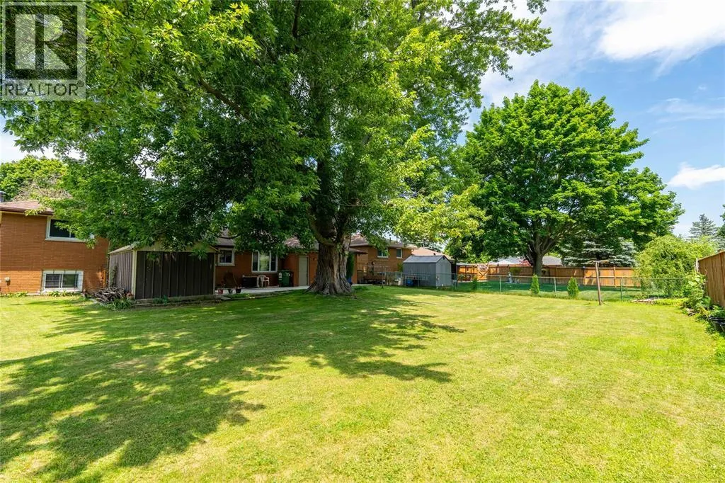 8 PARRY DRIVE