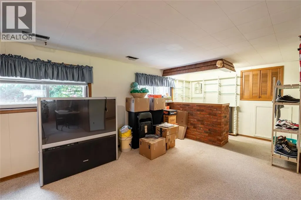 8 PARRY DRIVE