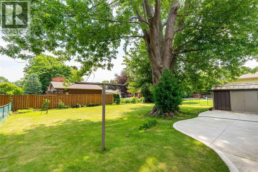 8 PARRY DRIVE