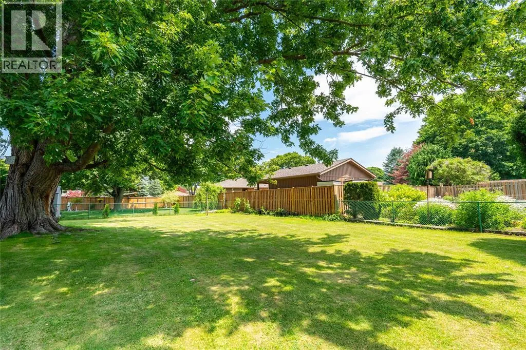 8 PARRY DRIVE