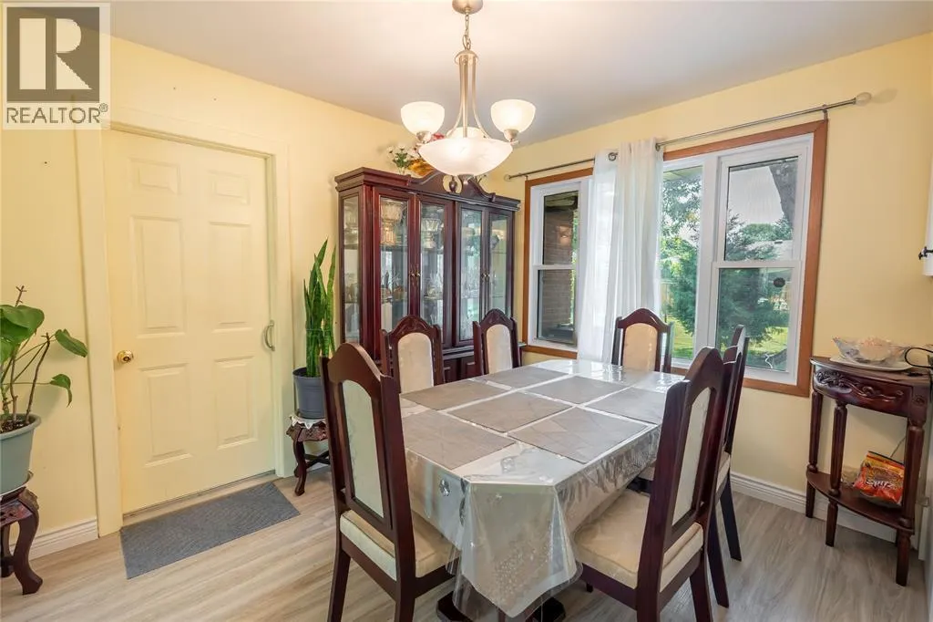 8 PARRY DRIVE