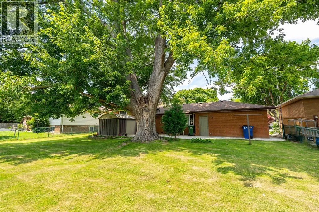 8 PARRY DRIVE