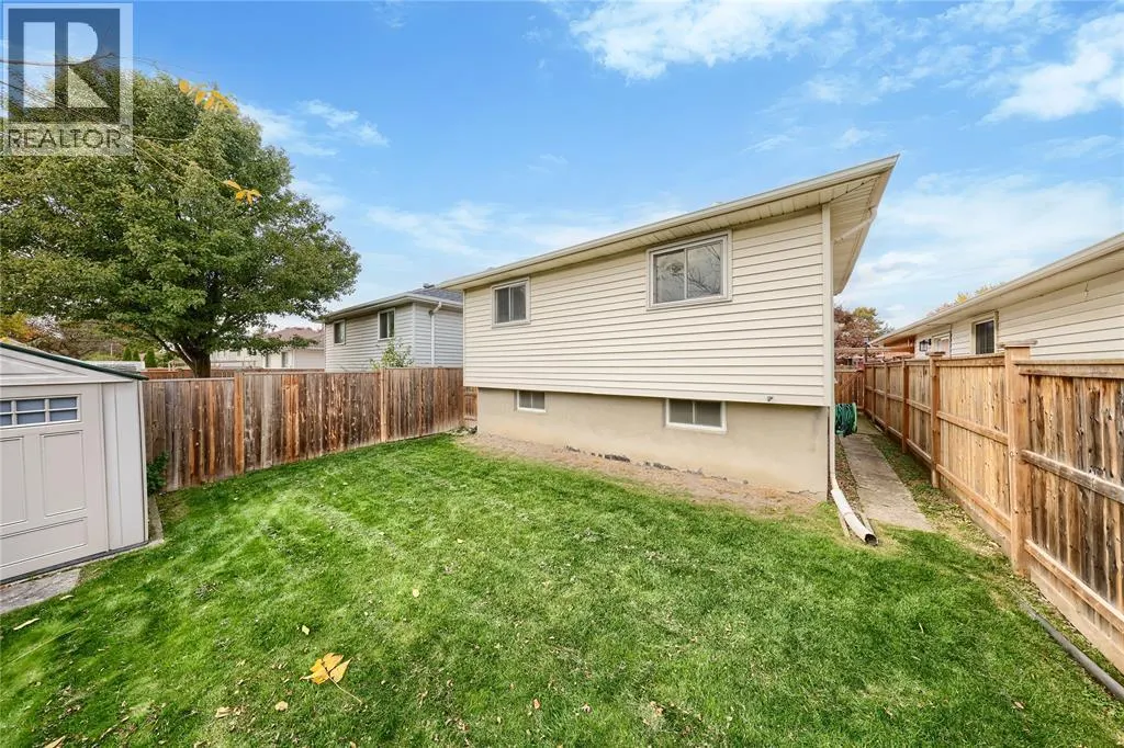 1276 Thistledown AVENUE