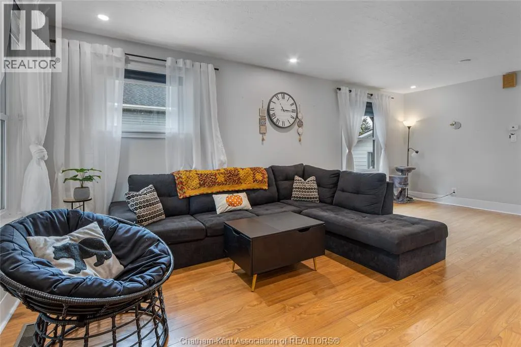 61 UNIVERSITY AVENUE