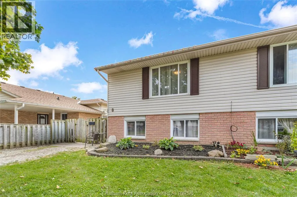 8 TIMOTHY CRESCENT