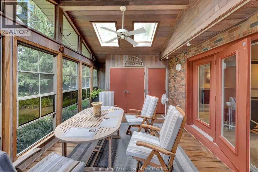 9133 Woodland CRESCENT
