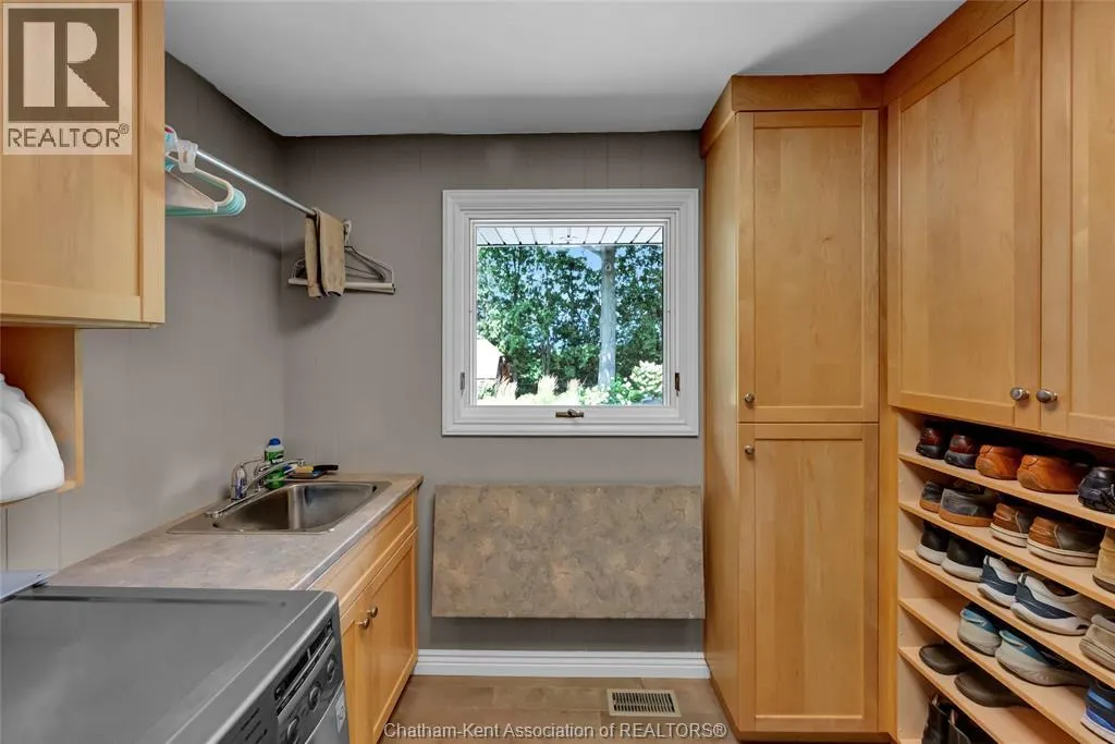 9133 Woodland CRESCENT