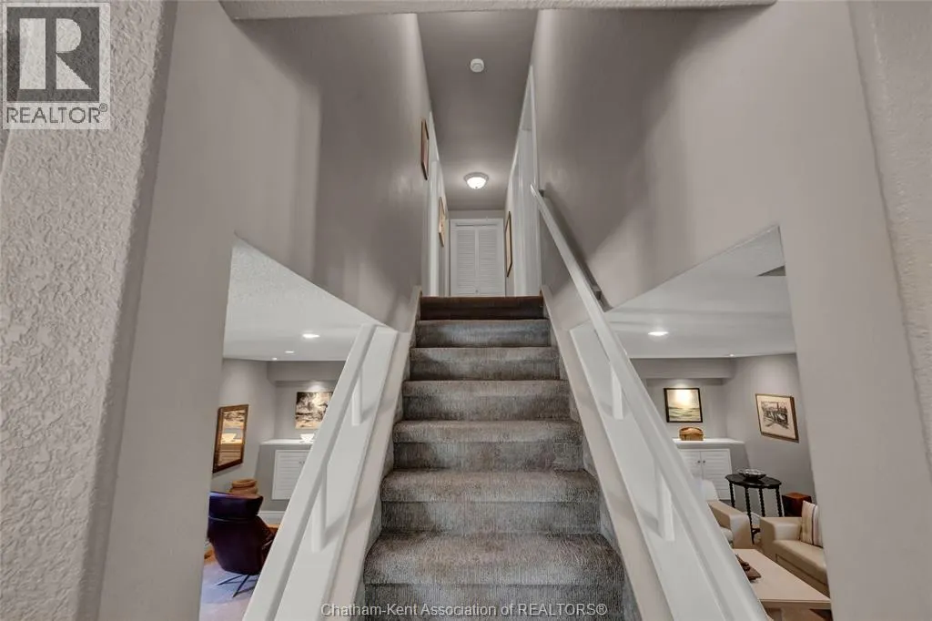 9133 Woodland CRESCENT