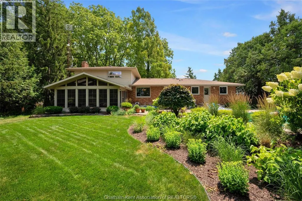9133 Woodland CRESCENT