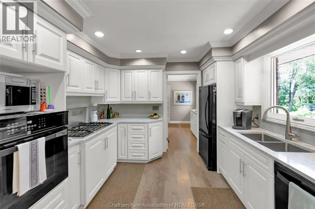 9133 Woodland CRESCENT